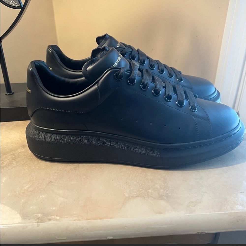 I’m selling my black Alexander McQueens only been wear once.
